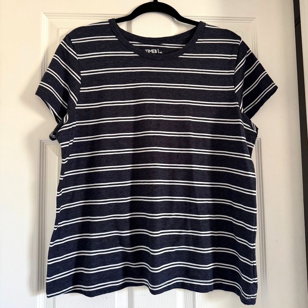 Time and Tru Women's XL Navy‎ Blue White Striped T-Shirt Short Sleeve Crewneck